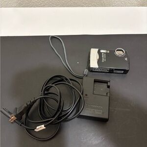 Olympus Stylus 800 Digital Camera in Black and Silver